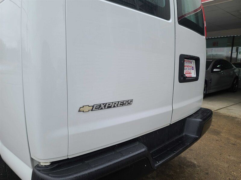 Used 2021 Chevrolet Express 2500 Extended w/ Driver Convenience Package RWD image 29