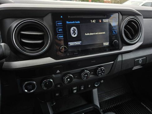 Used 2018 Toyota Tacoma TRD Off-Road image 26