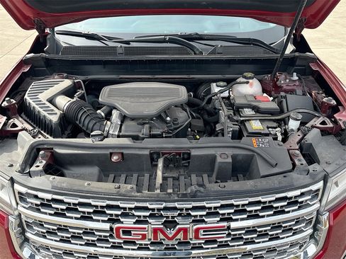 Used 2023 GMC Acadia AT4 w/ Technology Package image 32