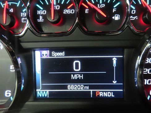 Used 2020 Chevrolet Suburban LT image 17