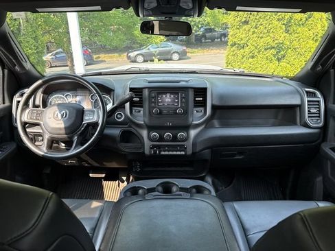 Used 2022 RAM 2500 Tradesman w/ Chrome Appearance Group AWD/4WD image 8