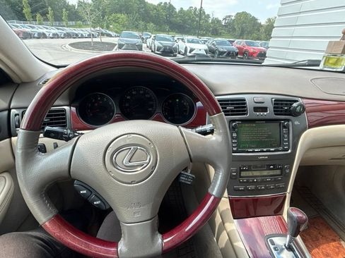 Used 2004 Lexus ES 330 FWD image 18