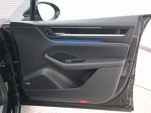 New 2025 Porsche Macan 4S Electric image 33