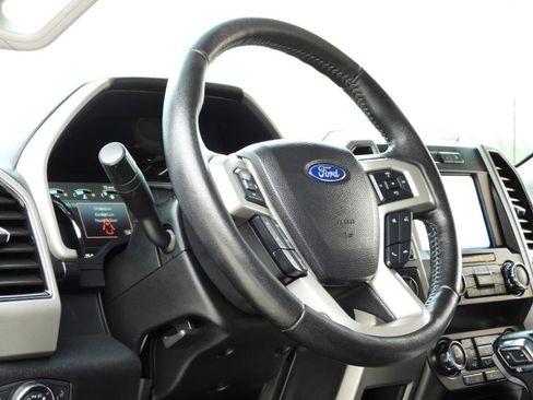Used 2019 Ford F150 Lariat image 46