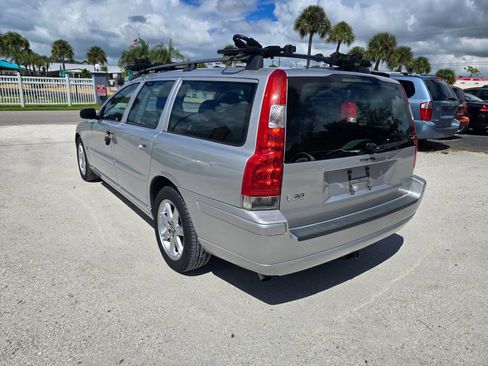 Used 2005 Volvo V70 2.4 image 12