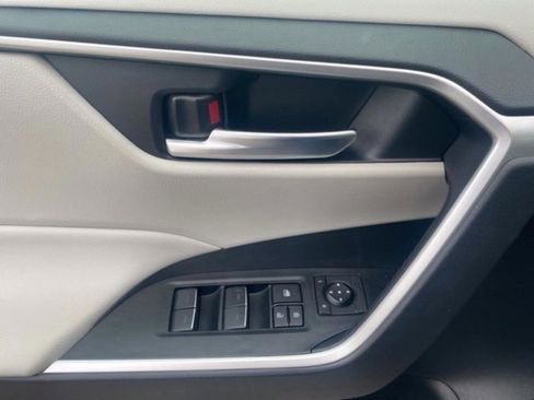 Used 2024 Toyota RAV4 XLE image 9