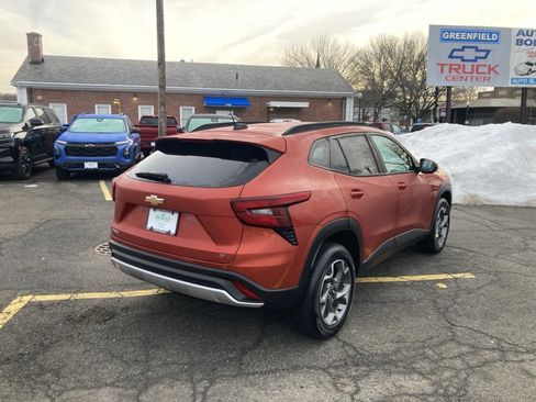 Used 2024 Chevrolet Trax LT w/ Driver Confidence Package image 7