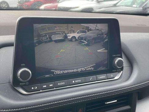 Used 2023 Nissan Rogue SV image 28