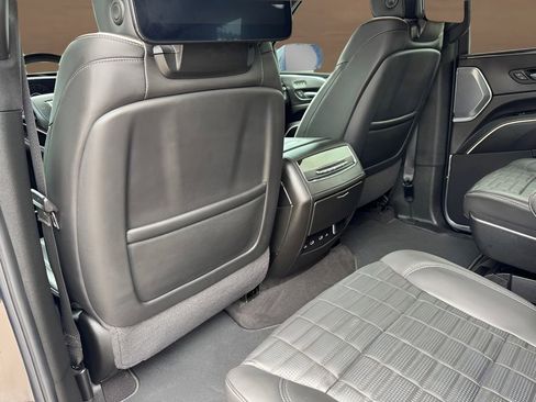 Certified 2024 Cadillac Escalade Sport Platinum AWD/4WD image 23