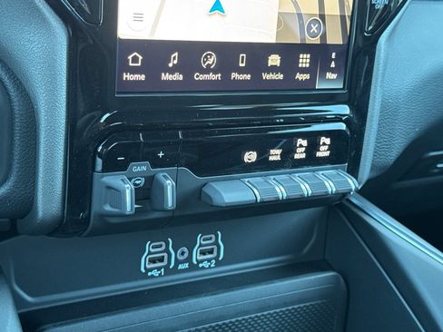 New 2026 RAM 2500 Big Horn AWD/4WD image 19