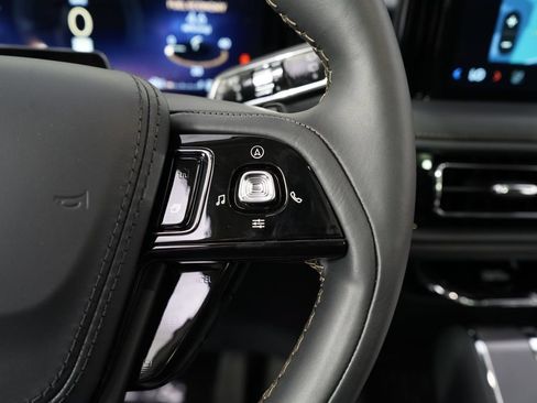 New 2026 Lincoln Aviator AWD image 26