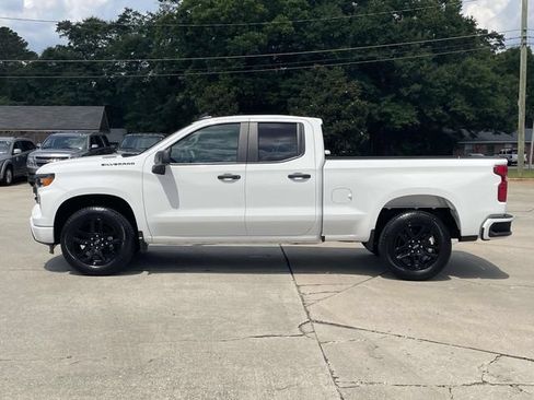 Used 2026 Chevrolet Silverado 1500 Custom w/ LPO, Dark Essentials Package RWD image 2