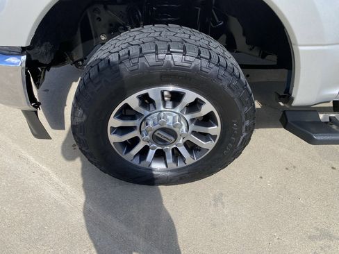 Used 2019 Ford F250 XL w/ STX Appearance Package image 2
