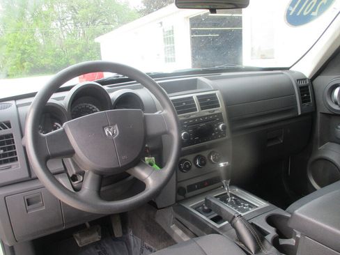 Used 2011 Dodge Nitro SE AWD/4WD image 8