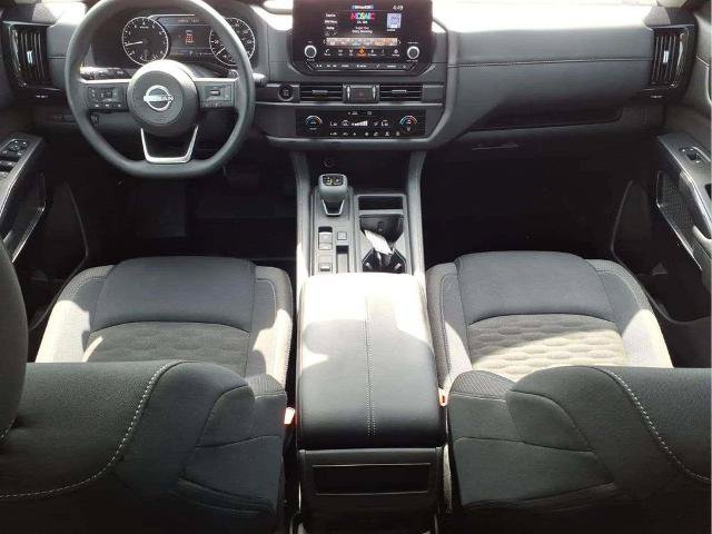 Certified 2025 Nissan Pathfinder S FWD image 10