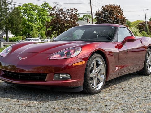 Used 2007 Chevrolet Corvette Coupe w/ Preferred Equipment Group RWD image 16
