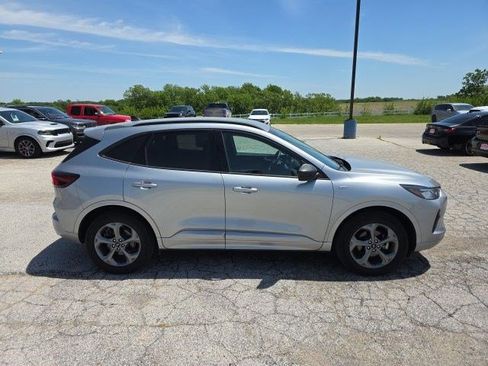 Used 2023 Ford Escape ST-Line w/ Tech Pack #1 AWD/4WD image 9