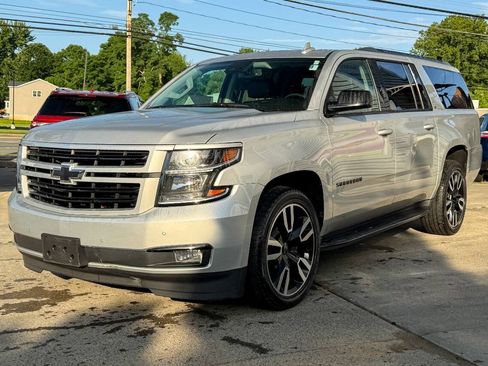 Used 2020 Chevrolet Suburban LT AWD/4WD image 5
