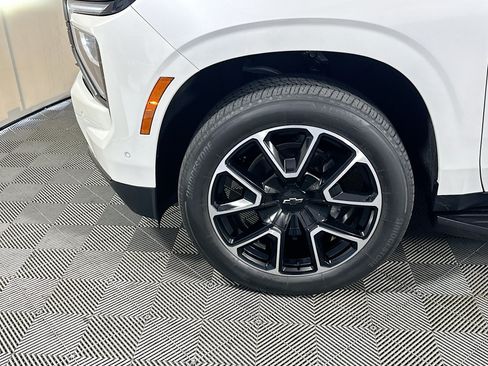 Used 2025 Chevrolet Suburban RST w/ Comfort Package RWD image 11