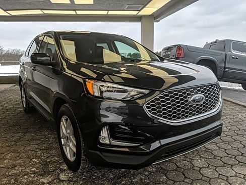 Certified 2024 Ford Edge SEL w/ Convenience Package image 3