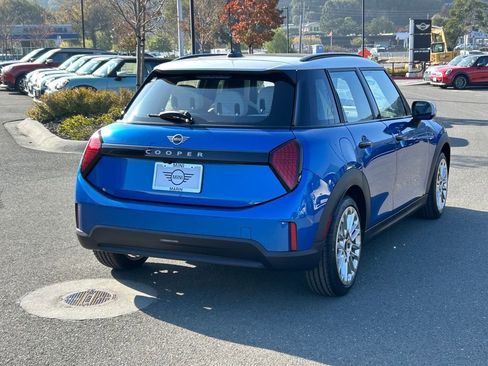 New 2026 MINI Cooper 4-Door Hardtop image 5