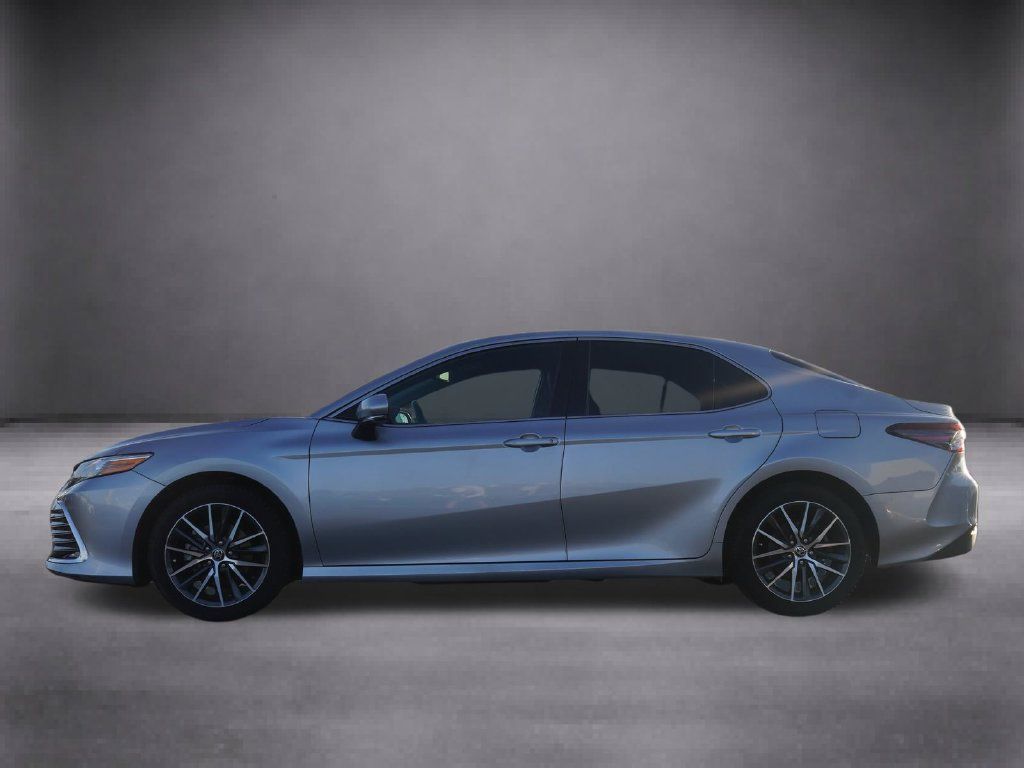 Used 2021 Toyota Camry XLE w/ Carpet Mat Package (TMS) FWD image 7