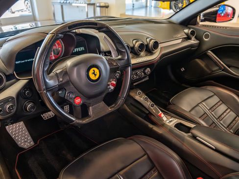Used 2014 Ferrari F12 Berlinetta RWD image 9