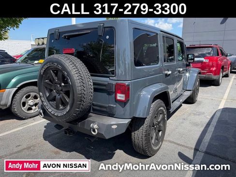 Used 2017 Jeep Wrangler Unlimited Sahara w/ Dual Top Group AWD/4WD image 5