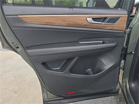 New 2026 Volkswagen Atlas SE image 10