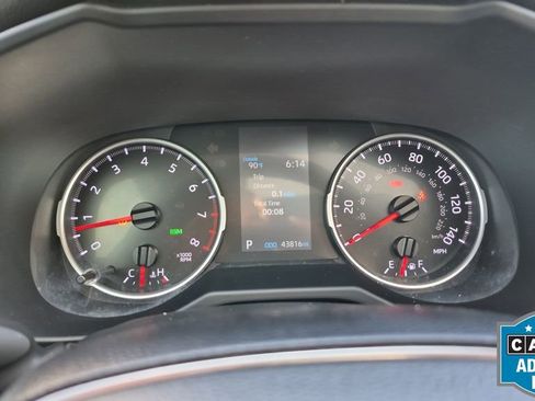 Used 2021 Toyota RAV4 XLE Premium image 13