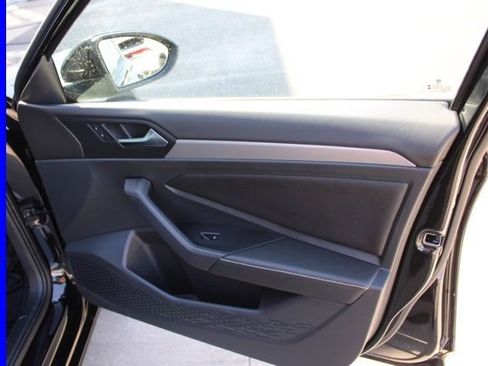 Used 2024 Volkswagen Jetta Sport FWD image 19