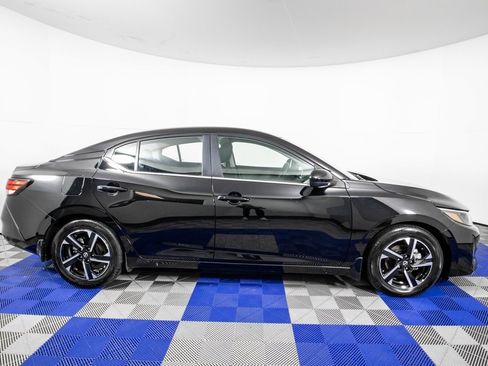 Used 2024 Nissan Sentra SV w/ Trunk Package image 4