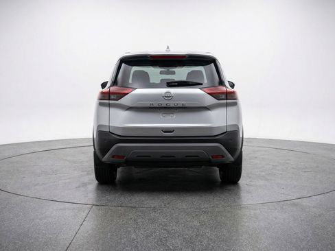 Used 2025 Nissan Rogue SV image 7