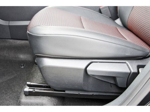 Certified 2025 Nissan Kicks SR image 28