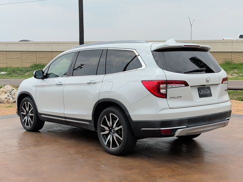 Used 2021 Honda Pilot Touring image 4