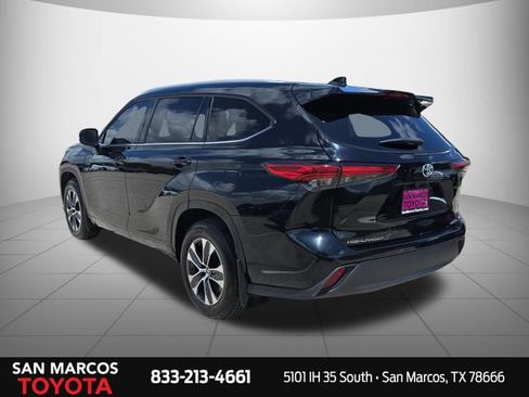 Used 2022 Toyota Highlander XLE FWD image 7