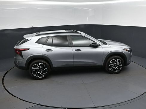 New 2026 Chevrolet Trax RS w/ Sunroof Package FWD image 34