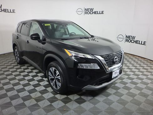 Used 2022 Nissan Rogue SV AWD/4WD image 3