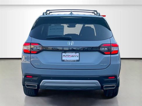 Used 2023 Honda Pilot Elite image 6