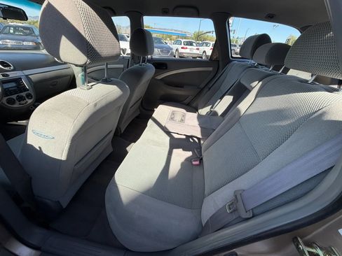 Used 2006 Suzuki Forenza Wagon FWD image 17