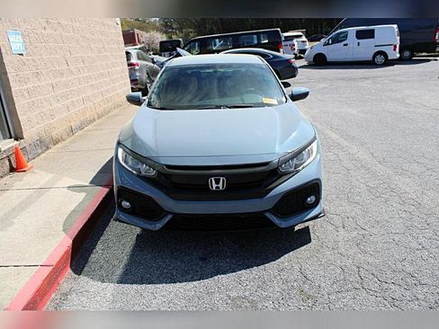 Used 2017 Honda Civic Sport image 2