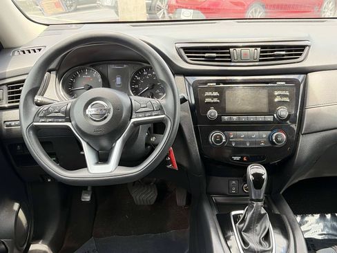 Used 2017 Nissan Rogue S w/ S Family Package FWD image 11