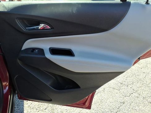 Used 2018 Chevrolet Equinox Premier image 16