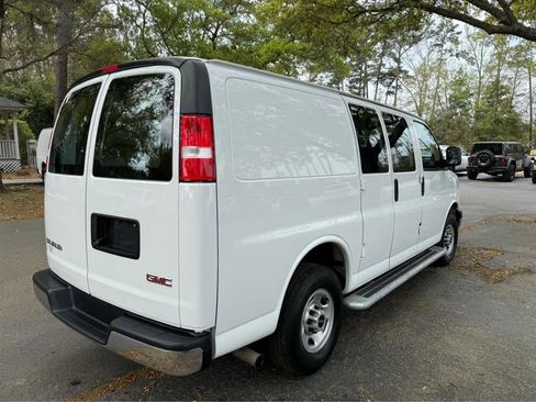 Used 2024 GMC Savana 2500 w/ Driver Convenience Package image 5