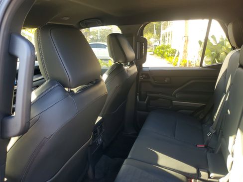 Used 2025 Toyota 4Runner TRD Off-Road Premium image 12