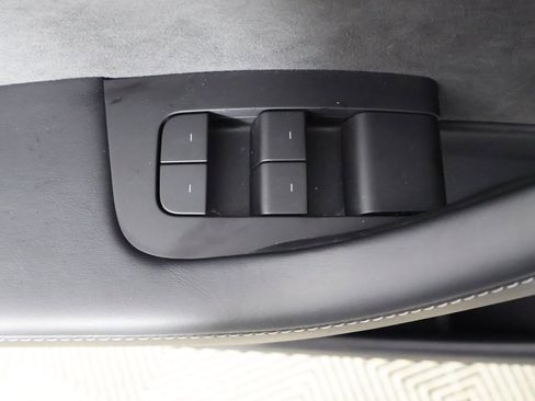 Used 2021 Tesla Model 3 Standard Range Plus image 34