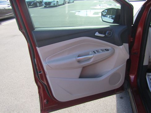 Used 2016 Ford Escape Titanium FWD image 8
