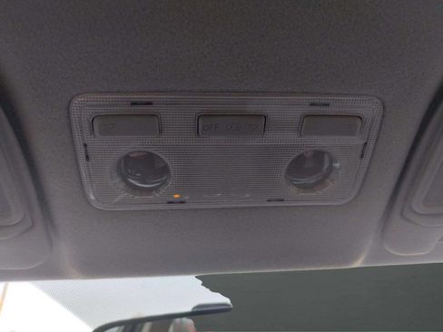 Used 2014 Toyota Yaris LE image 32