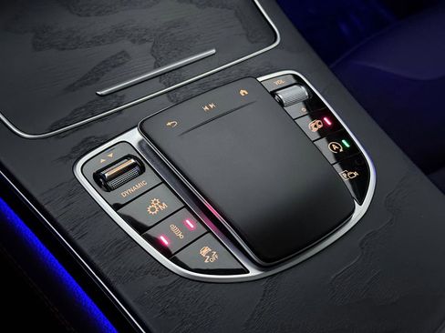 Used 2021 Mercedes-Benz GLC 43 AMG 4MATIC image 39