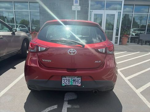 Used 2020 Toyota Yaris XLE FWD image 4